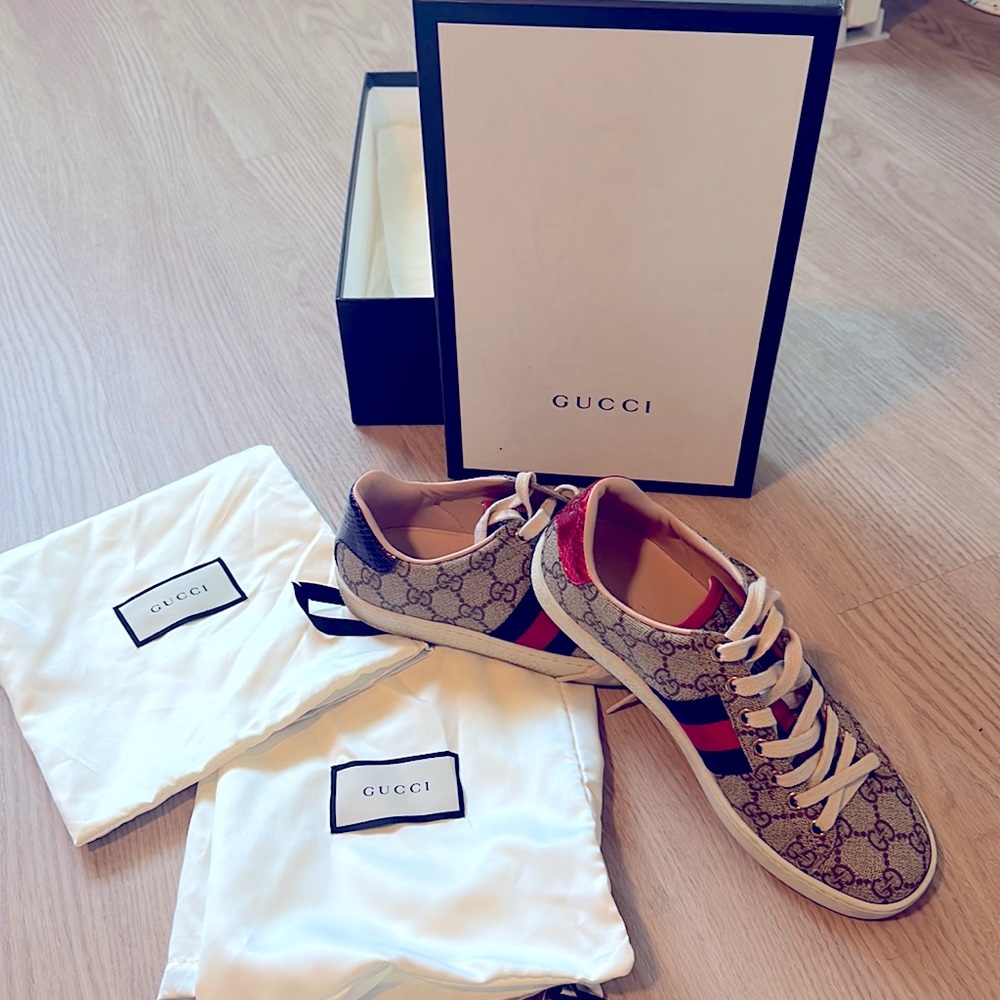 Authentic Women’s GG Supreme sneaker